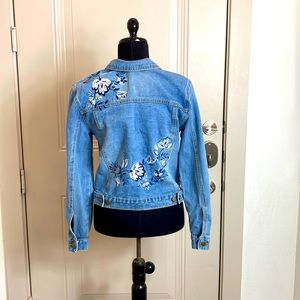 “SAY WHAT” Denim jacket with floral embroidery jacket